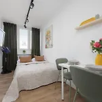 Center Affordable & Cozy By Renters شقة وارسو