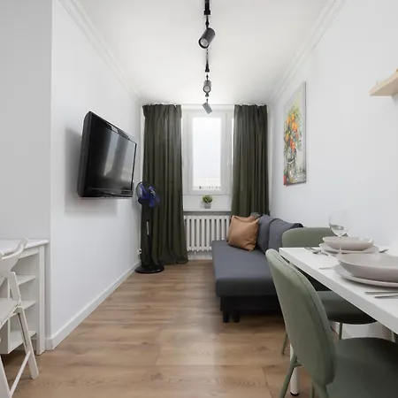 Center Affordable & Cozy By Renters アパート ワルシャワ
