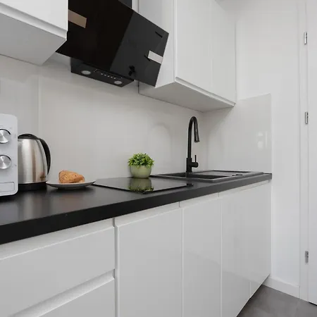 Cosy In The Centre Of By Renters Apartment