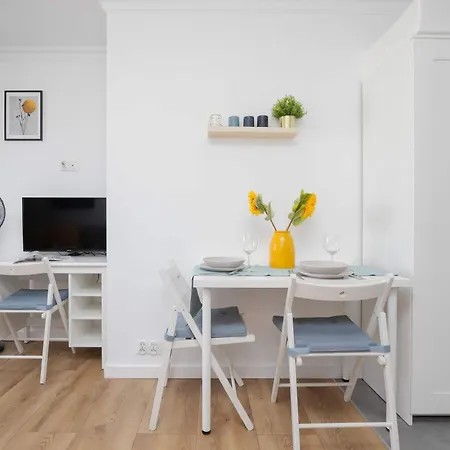 Apartment Cosy In The Centre Of By Renters *