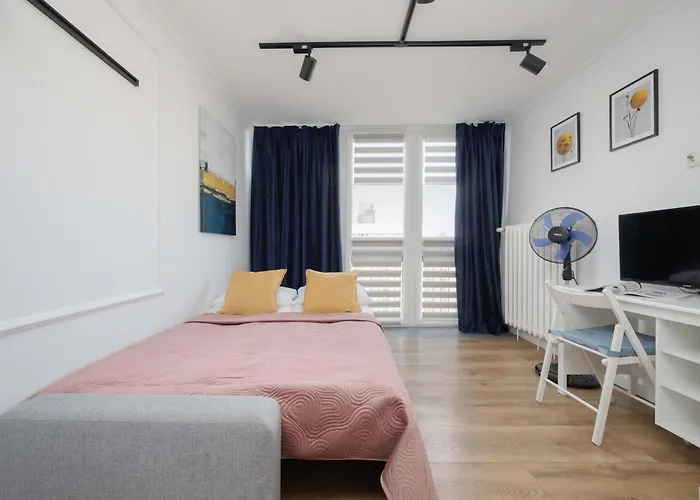 Center Affordable & Cozy By Renters Apartment