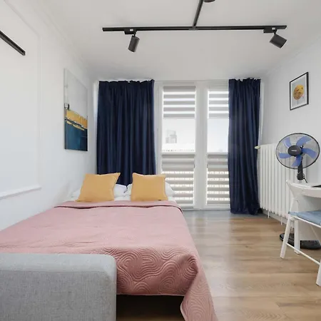 Center Affordable & Cozy By Renters Apartament